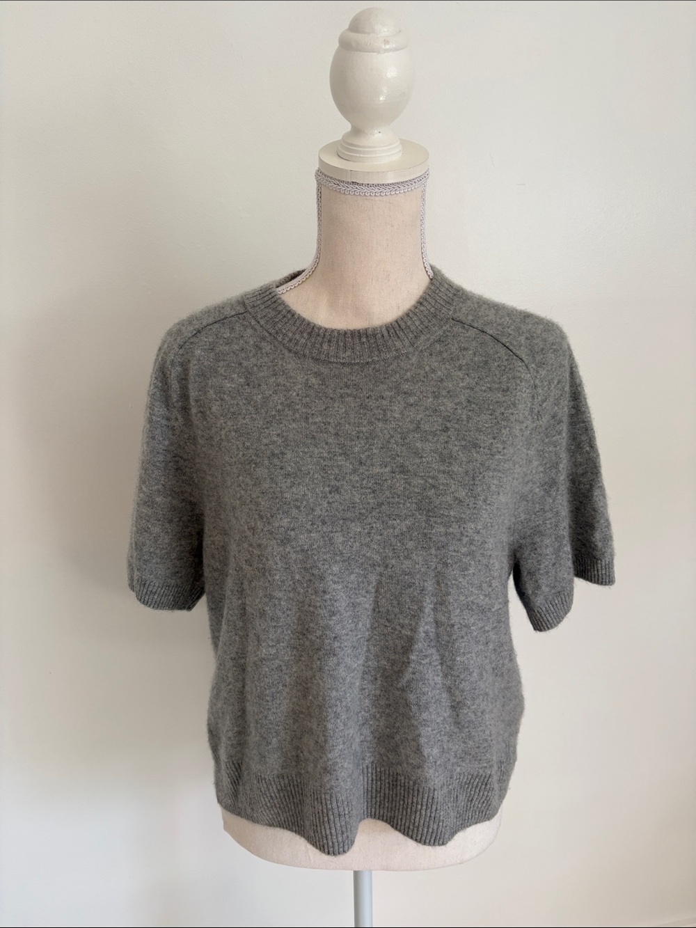 Abercrombie & Fitch Cashmere Heather Gray Short-Sleeve Crewneck Sweater Large